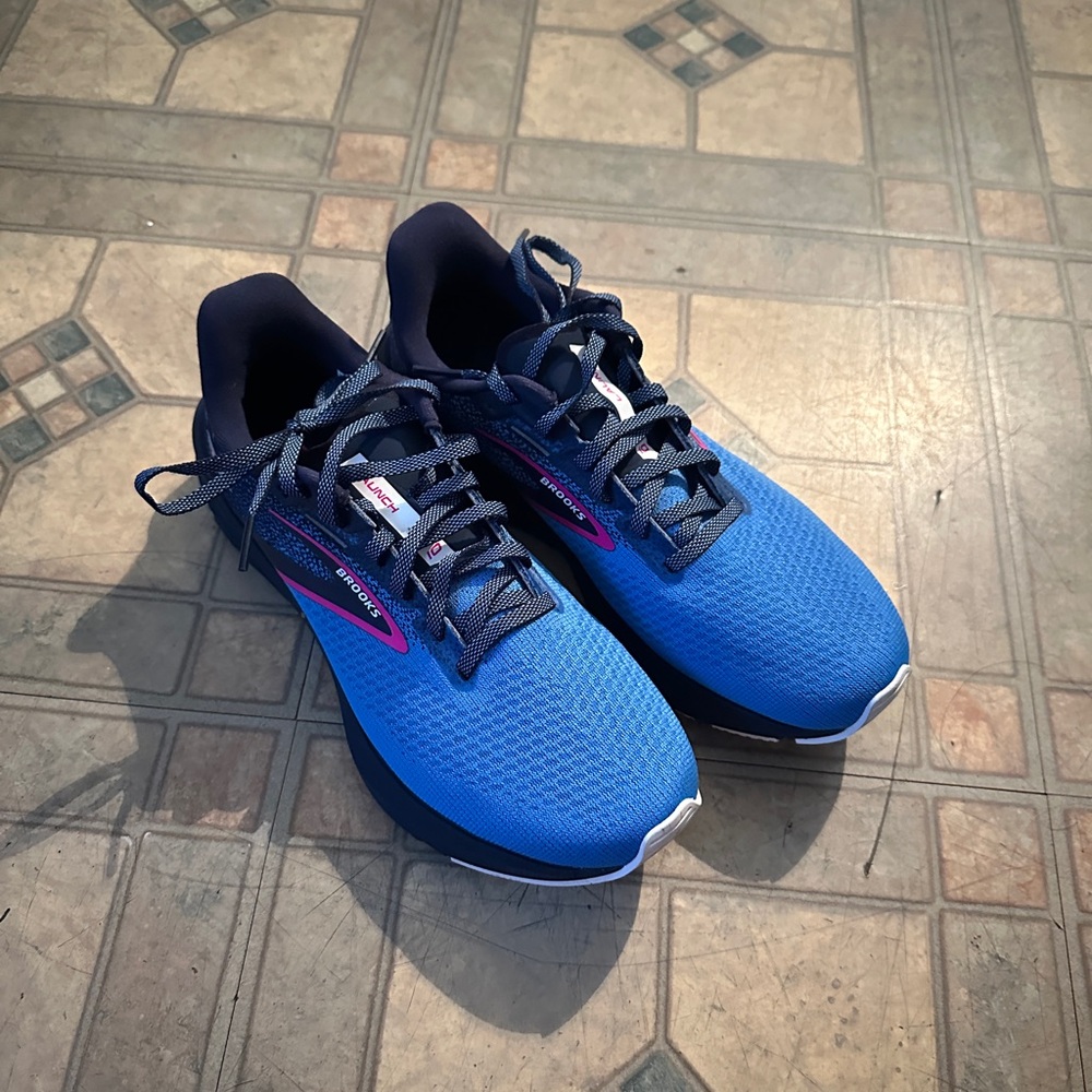 Brooks Blue and Pink Women's Sneakers